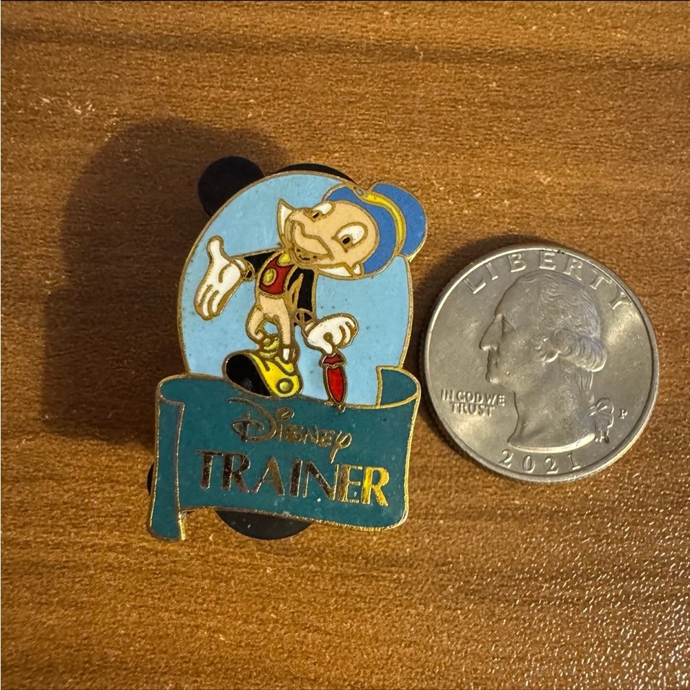 Jiminy Cricket Disney Trainer Pin. Cast Exclusive Pin Given To Cast Trainers